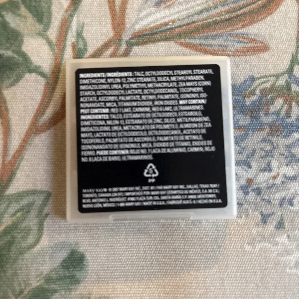 MARY KAY Mineral Cheek BOLD BERRY Color Full Size .18 oz. 012956‎ NEW